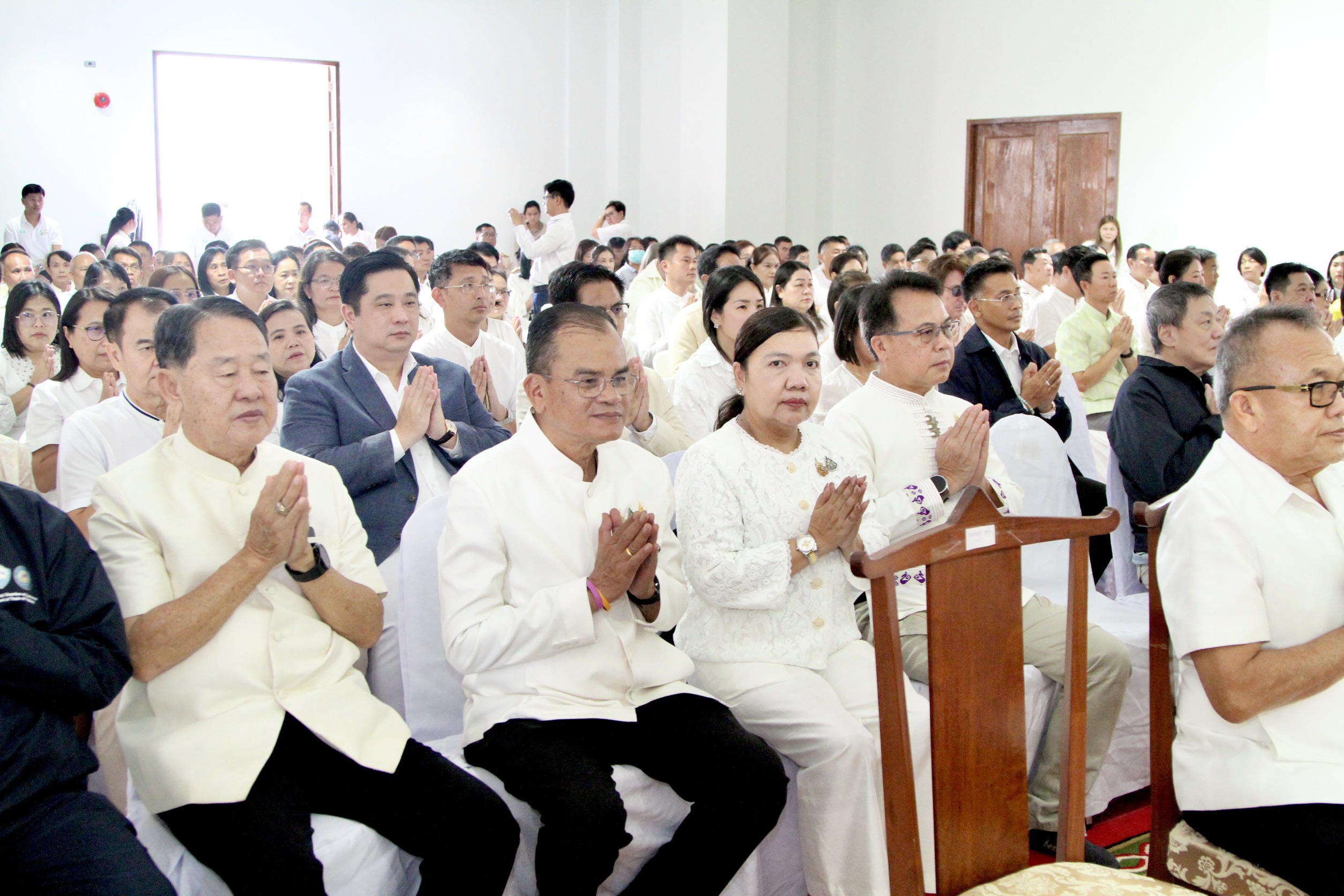 title - รองเลขาธิการ ส.ป.ก. ร่วมคณะ รมช.เกษตรฯ ทำบุญงานพืชสวนโลก พร้อมลงพื้นที่ตรวจเยี่ยม ส.ป.ก.อุดรธานี